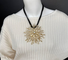 Load image into Gallery viewer, Short Black Strand Necklace