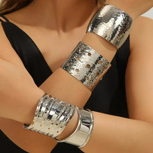 Load image into Gallery viewer, Arm Candy