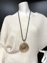 Load image into Gallery viewer, Long Black Strand Necklace