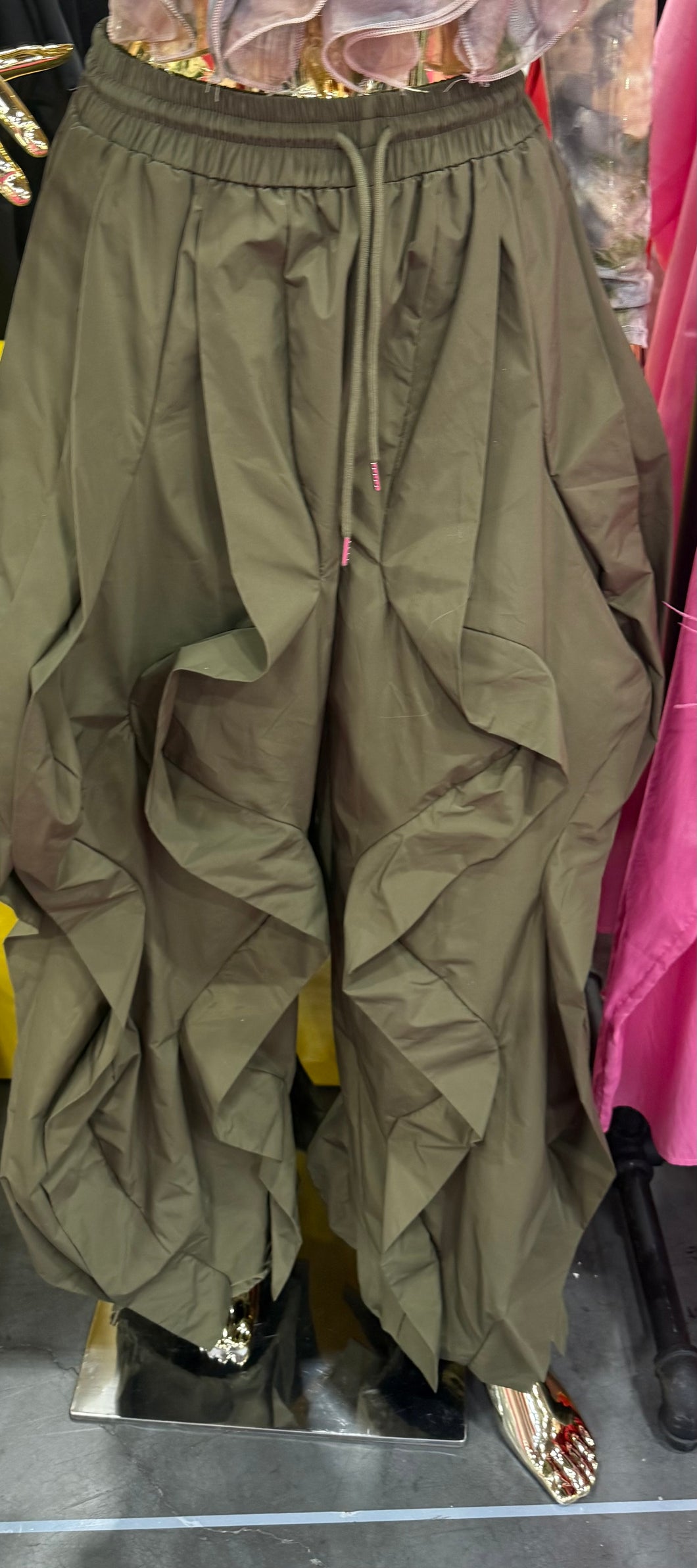 Dramatic Ruffle Bottoms