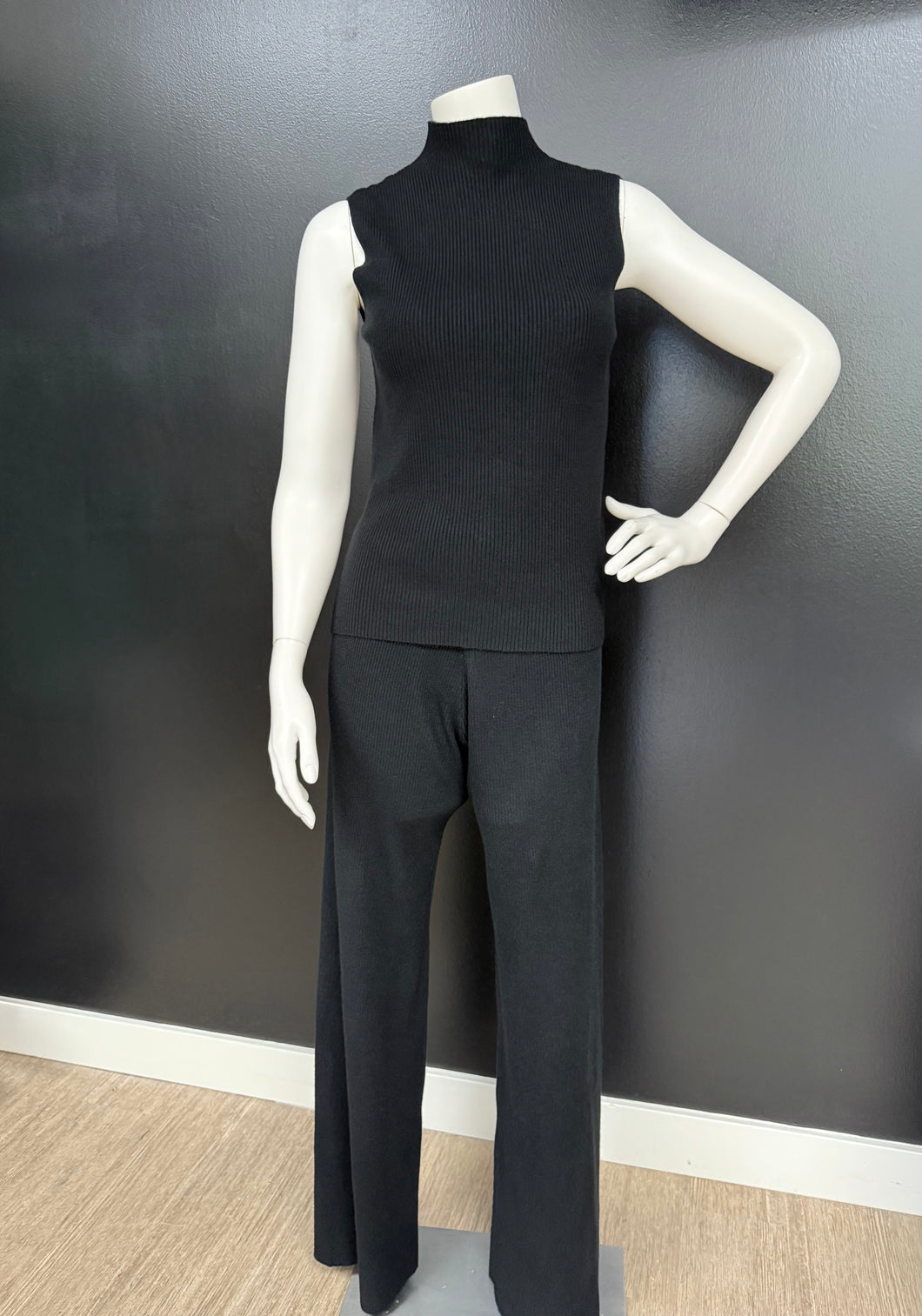 Simple Black Ribbed Pants Set