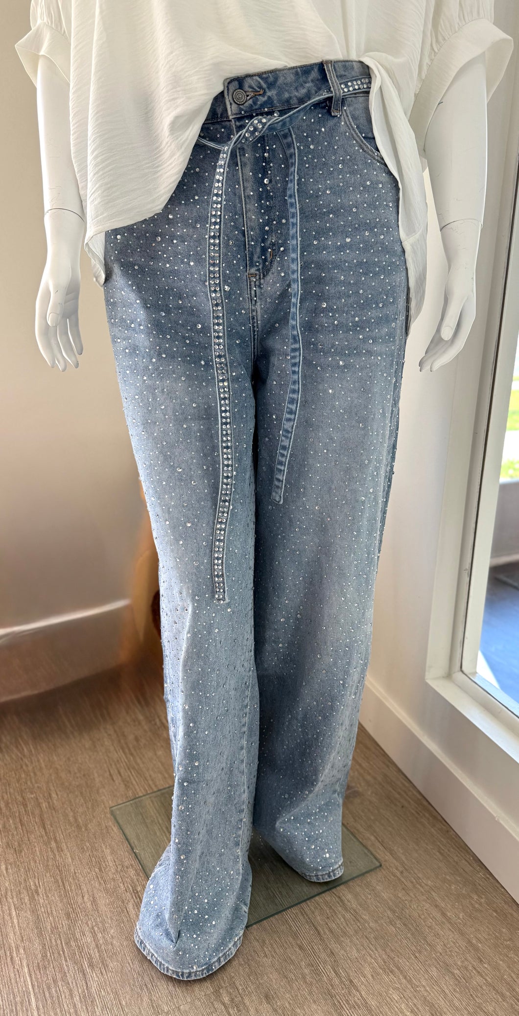 Rhinestone Embellished High Rise Jeans