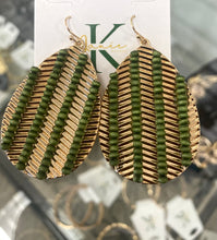 Load image into Gallery viewer, Beaded Fan Earrings