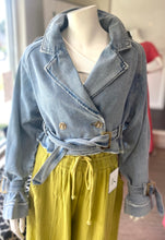 Load image into Gallery viewer, Denim Cropped Jacket