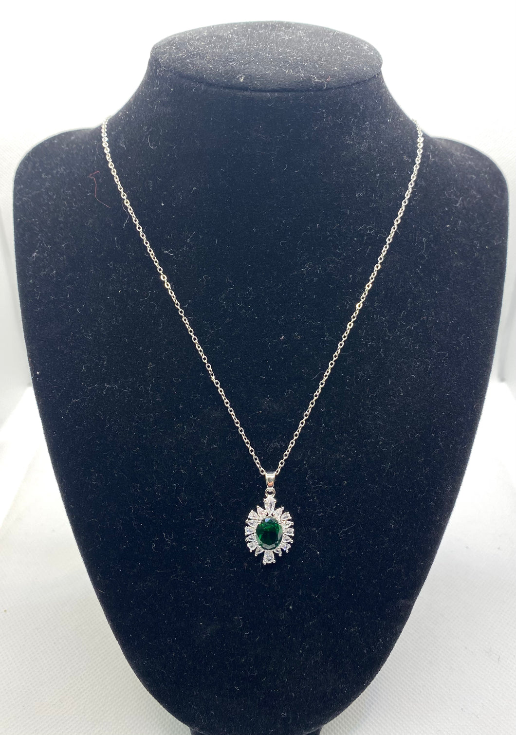 Emerald Green Pendent Necklace