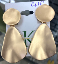 Load image into Gallery viewer, Gold Clip On Earrings