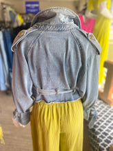 Load image into Gallery viewer, Denim Cropped Jacket