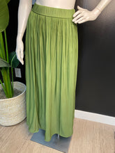 Load image into Gallery viewer, Crinkle silky Maxi skirt