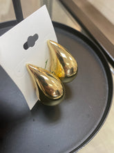 Load image into Gallery viewer, Designer Inspired Teardrop Earrings